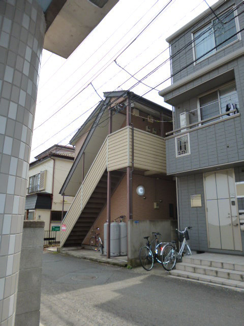 アディーナ